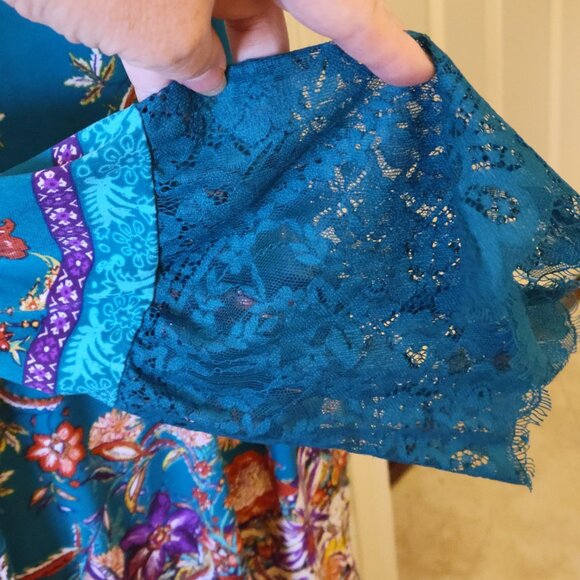 Susan Graver Printed Liquid Knit Tunic w/ Lace Trimmed Sleeves A310087 EUC M - Picture 2 of 12